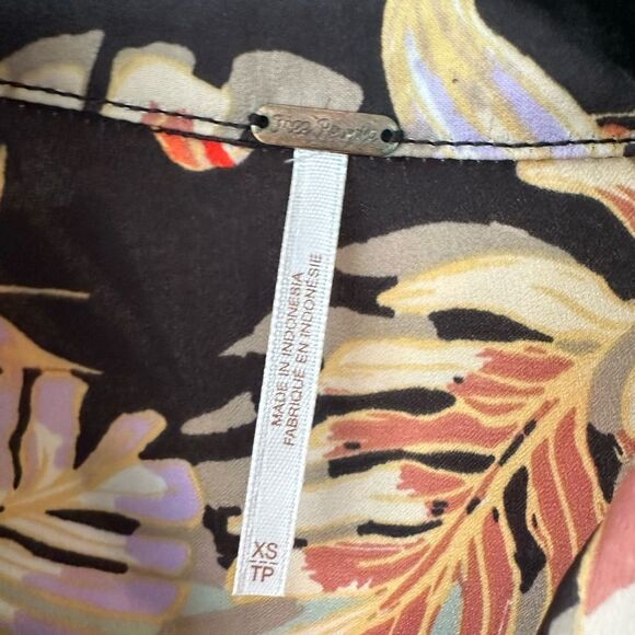 Free People Under The Palms Button Down Silky Soft Tropical Blouse Top XS - Picture 8 of 9